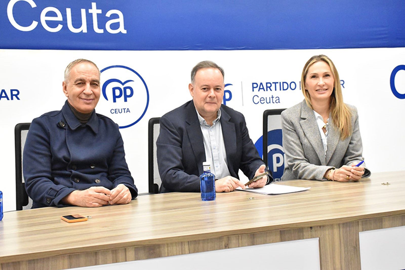 Los senadores Abdeselam y Díaz y el diputado Celaya, en el centro, hoy en la sede del PP / FOTO NICOL'S