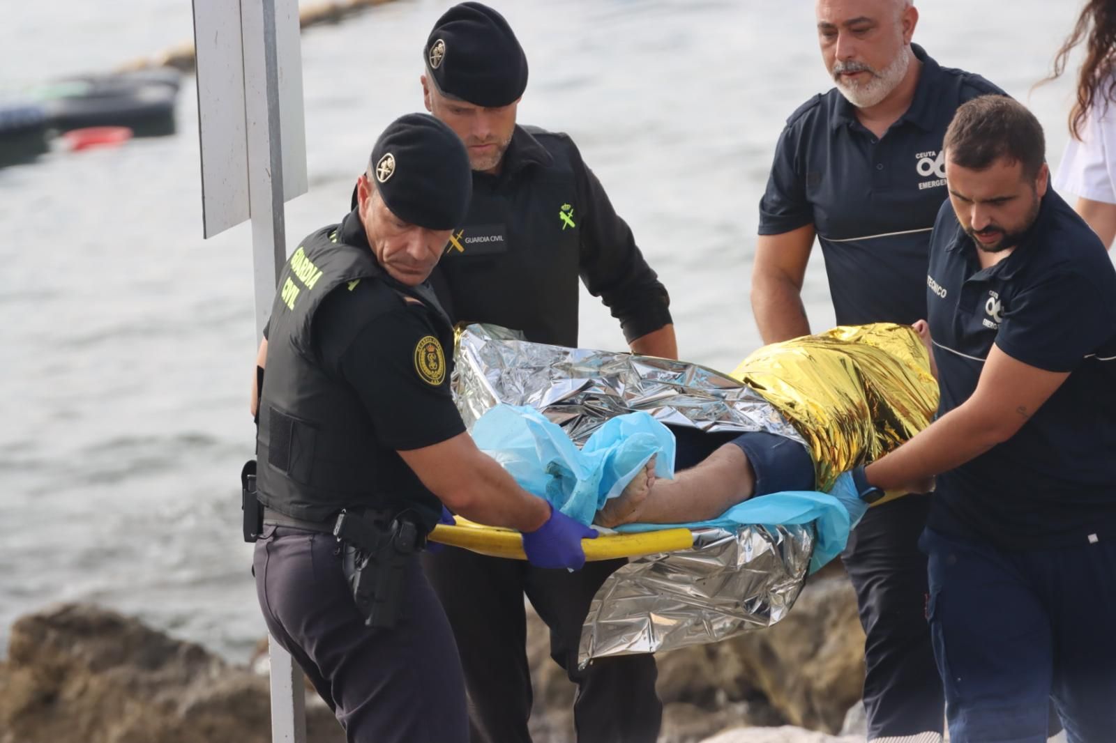Las entradas en Ceuta de este jueves desde Marruecos, en imágenes