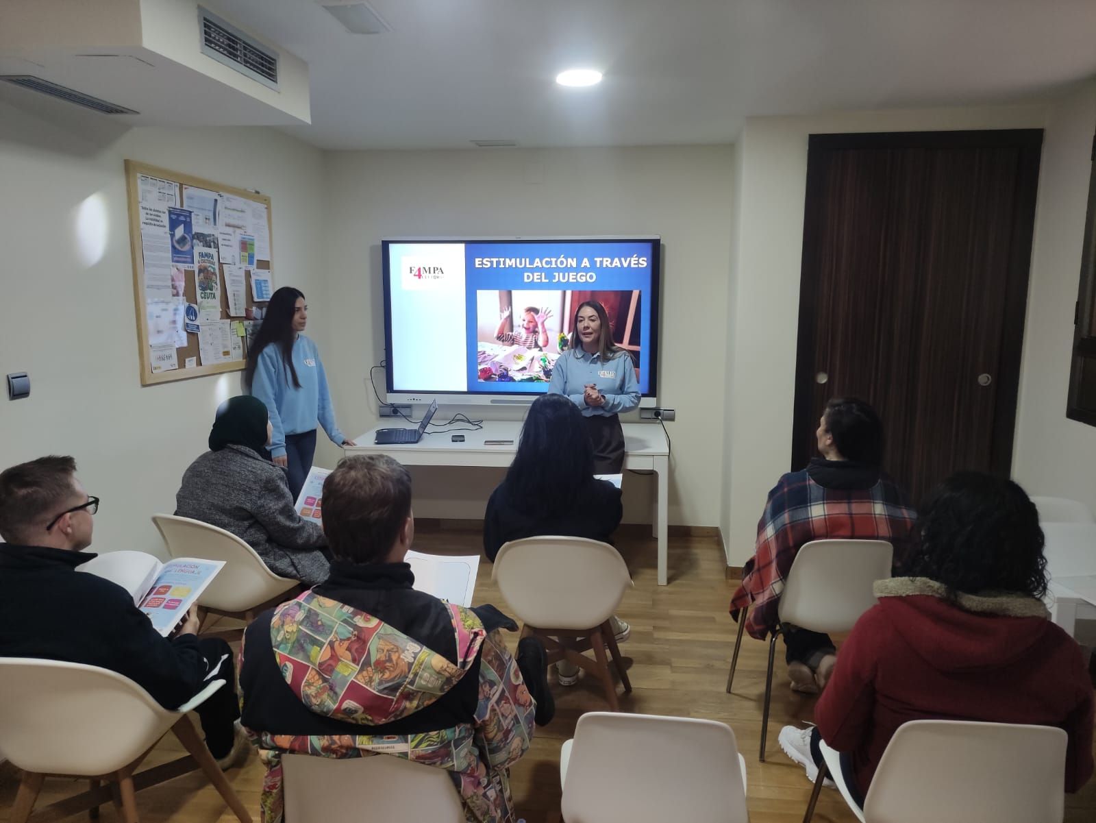 La formación se centra en el juego como herramienta terapéutica y educativa