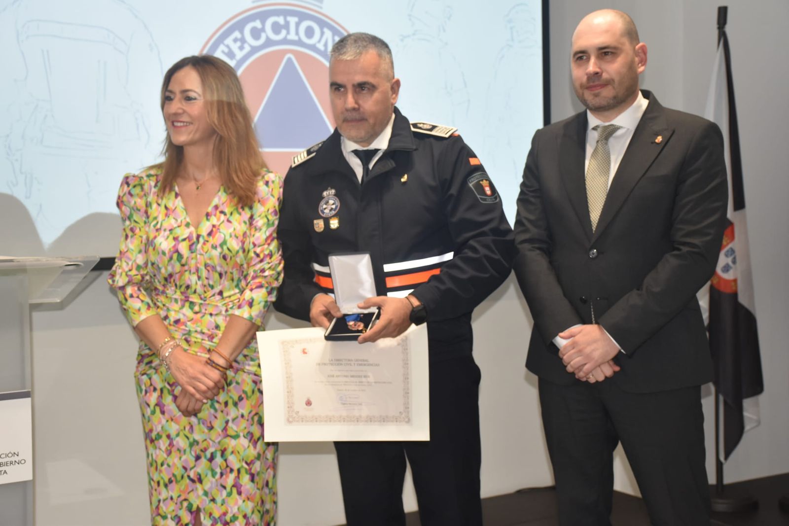 Medallas de Protección Civil para los "héroes" de la OPE, el apagón o la DANA