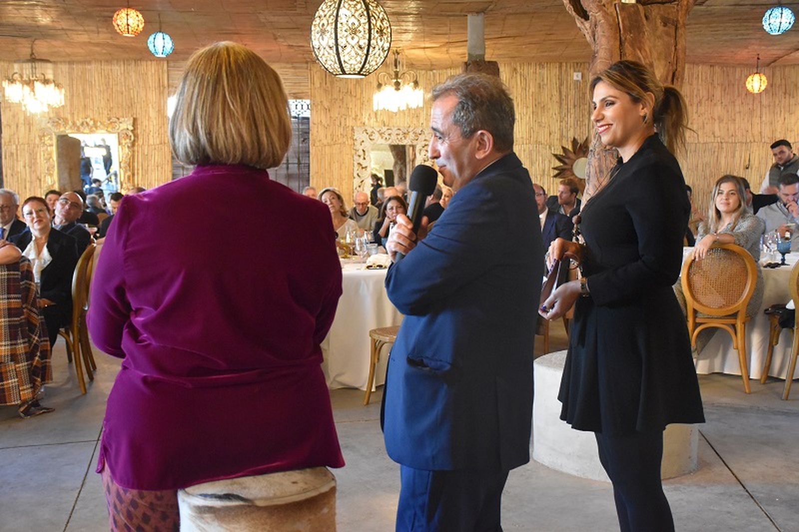 Todos los asistentes se mantuvieron atentos al discurso de Mario de Miguel, presidente del colegio / FOTO G.S. Todos los asistentes se mantuvieron atentos al discurso de Mario de Miguel, presidente del colegio / FOTO G.S.