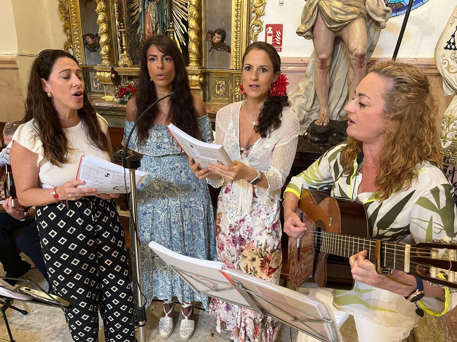 FOTOGALERÍA | Marta y Laslo se dan el 'sí quiero' ante la Patrona de Ceuta