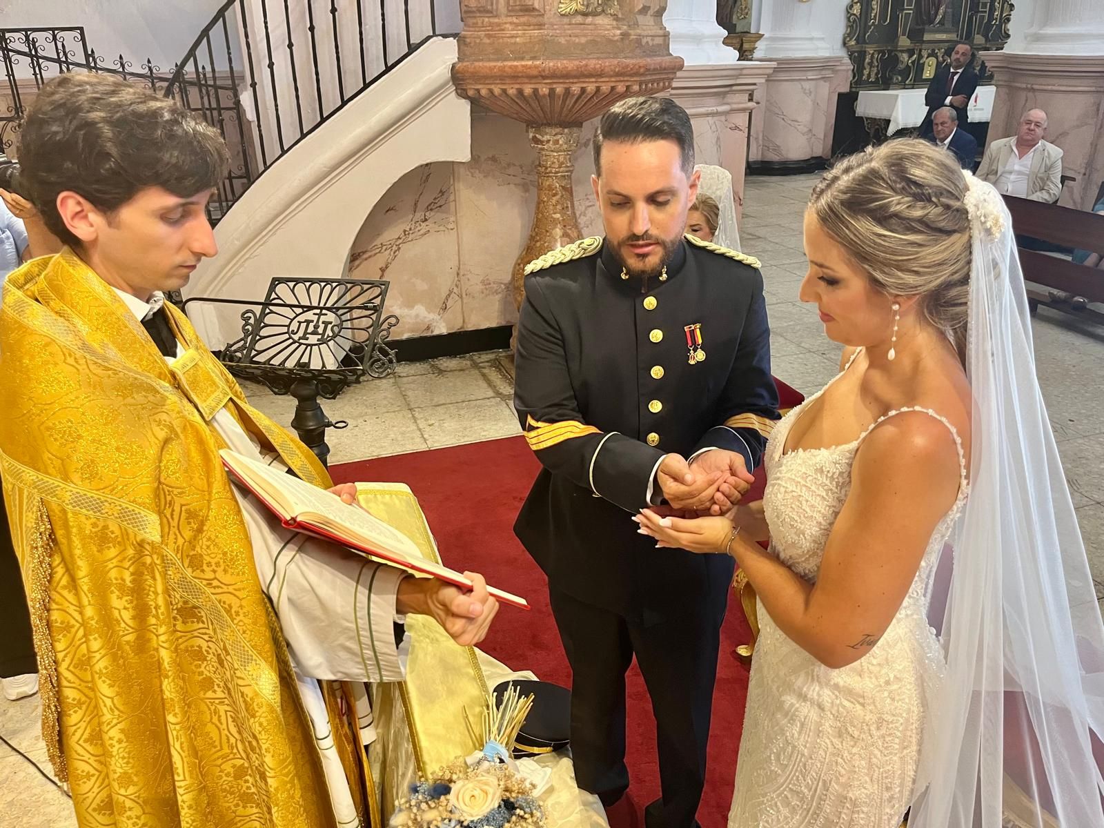 Clara e Iván sellan su amor en el Santuario