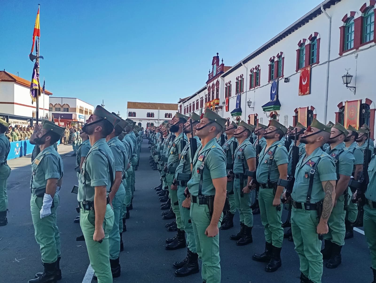 Regulares se viste de gala en honor de la Patrona de Infantería