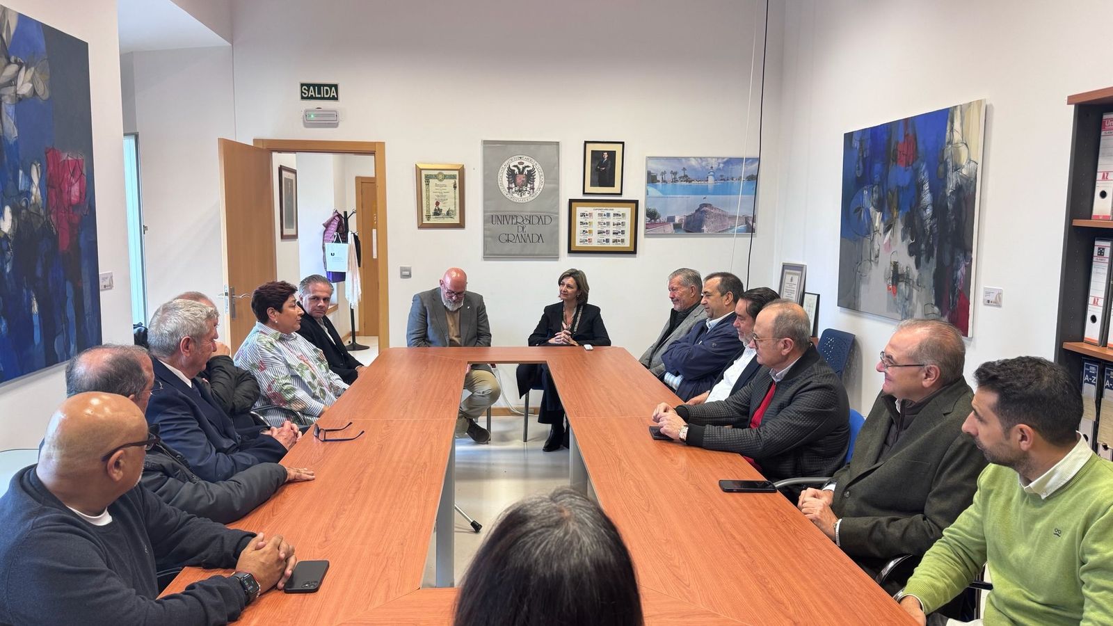 Los representantes de la CECE y la UGR intercambiaron impresiones durante la visita