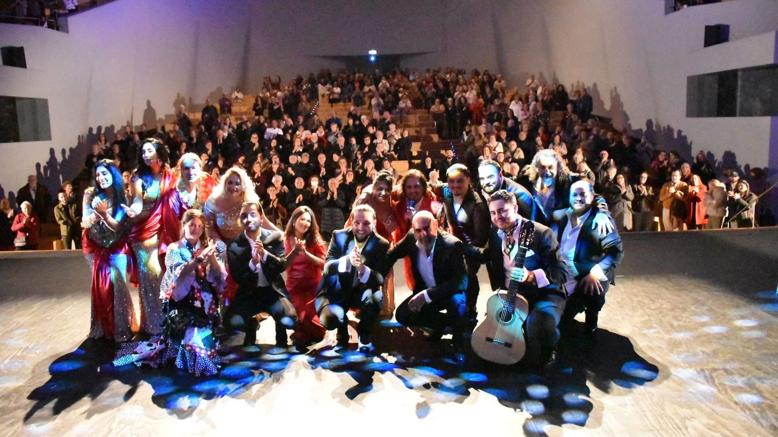 Foto final de la actuación.