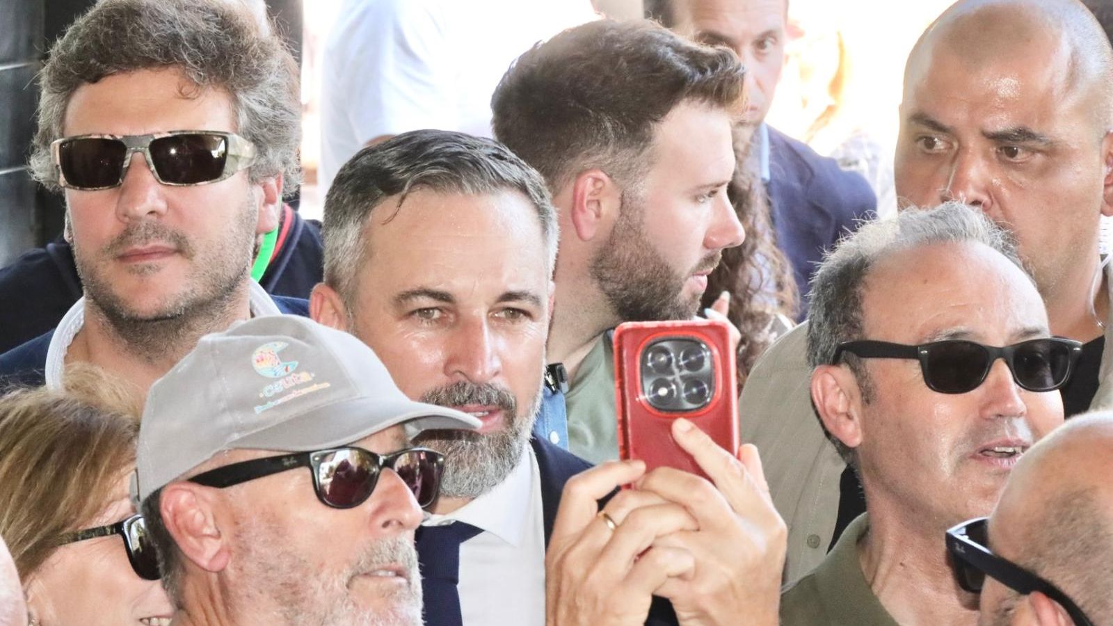 Abascal reclama la militarización de la frontera y exige responsabilidades a Sánchez