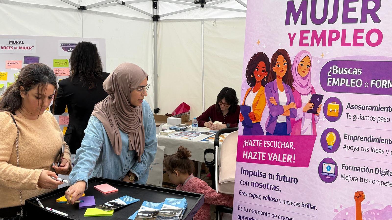 El stand Espacio Mujer y Empleo