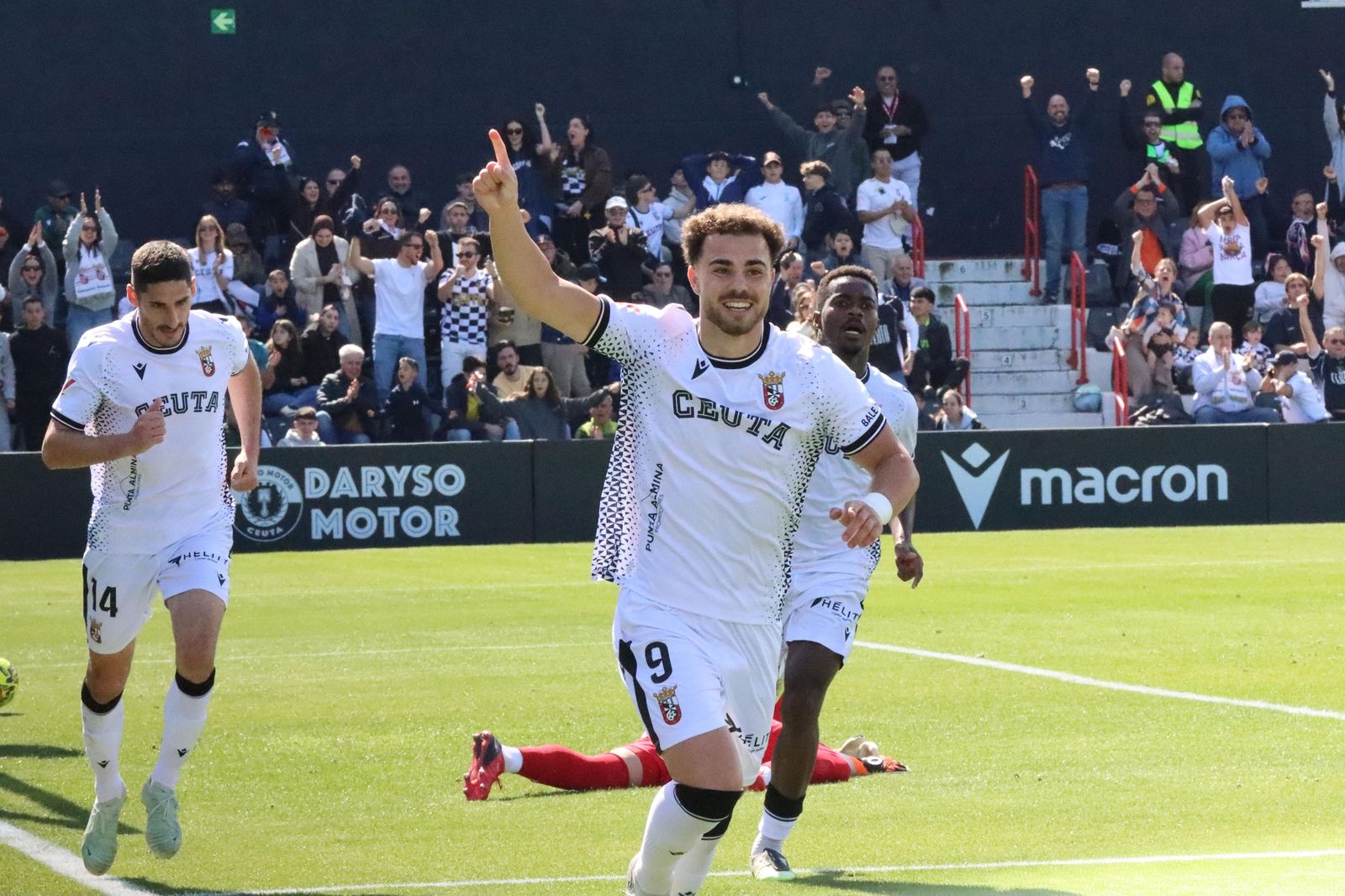 Marcos Fernández celebrando un gol
