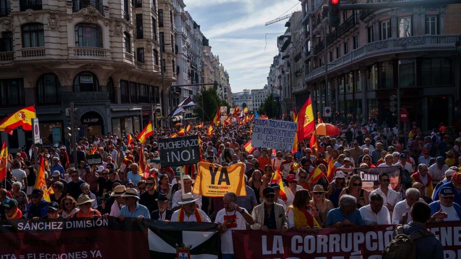 Madrid sale a la calle por Ceuta y reclama elecciones generales
