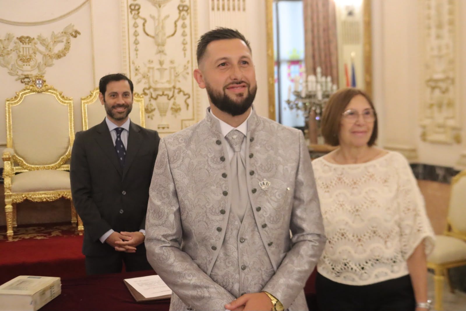 Eduardo y Tamara se dan el “sí, quiero” en el Salón del Trono