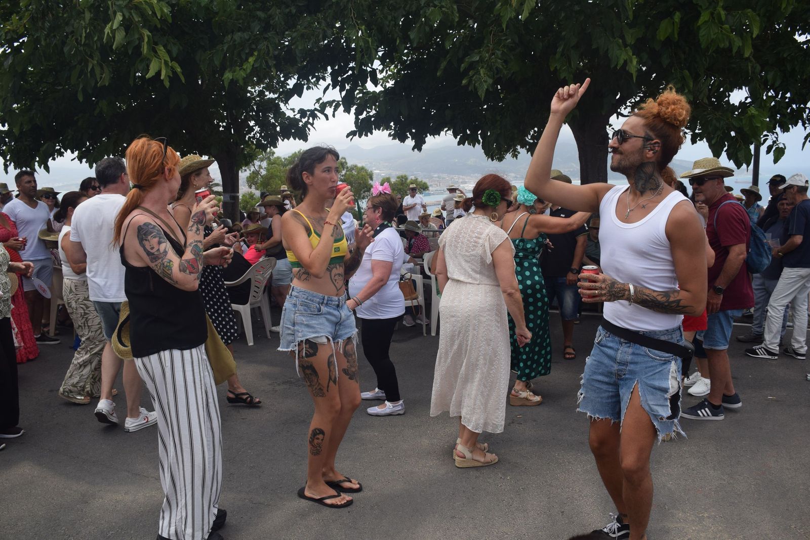 Tradición, fe y calor: Ceuta se vuelca con San Antonio