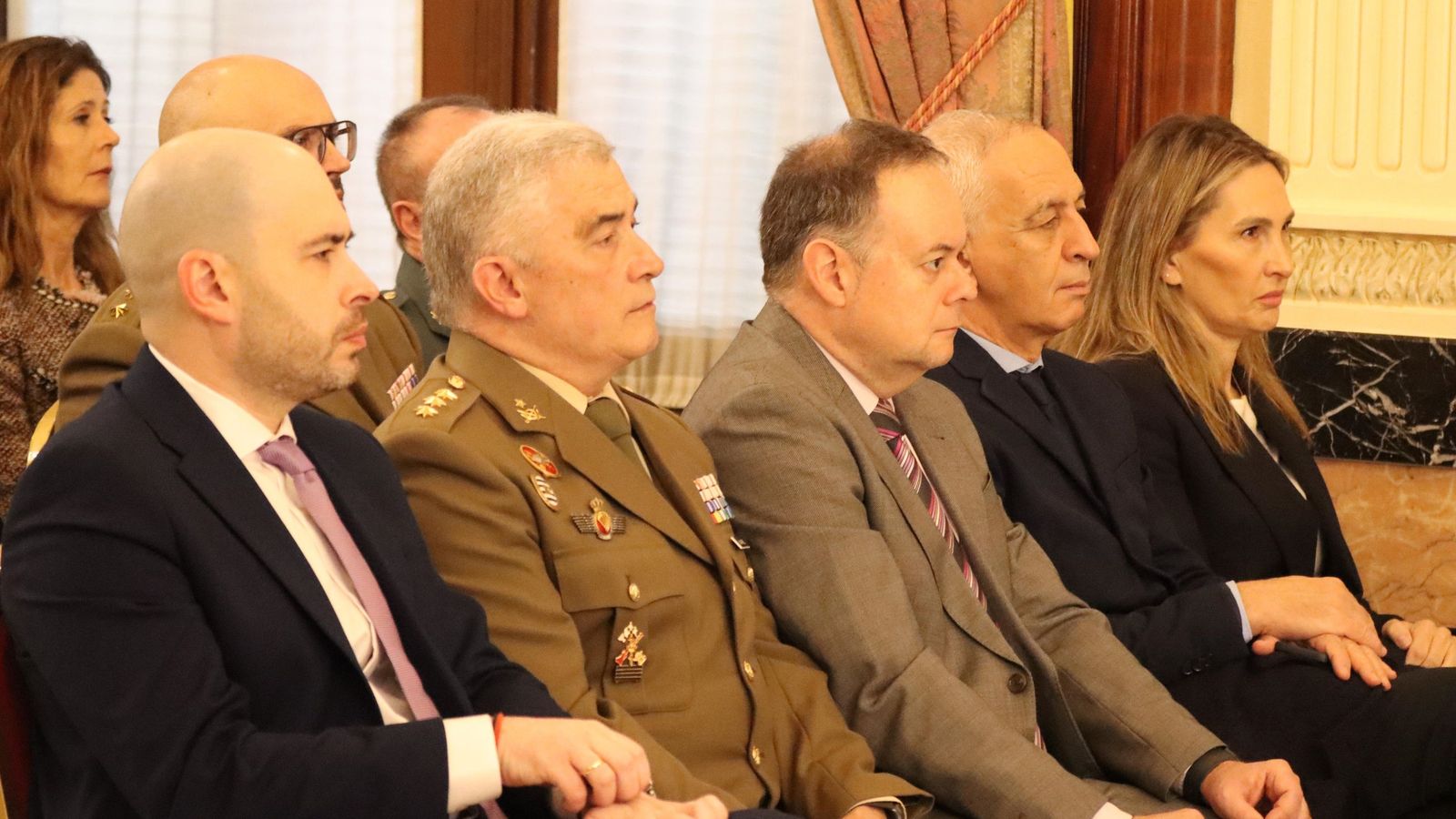 Autoridades, durante el acto de entrega del premio