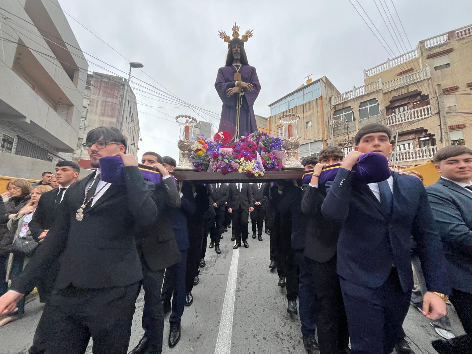 Así está siendo el traslado del Medinaceli y su Madre desde la barriada del Príncipe