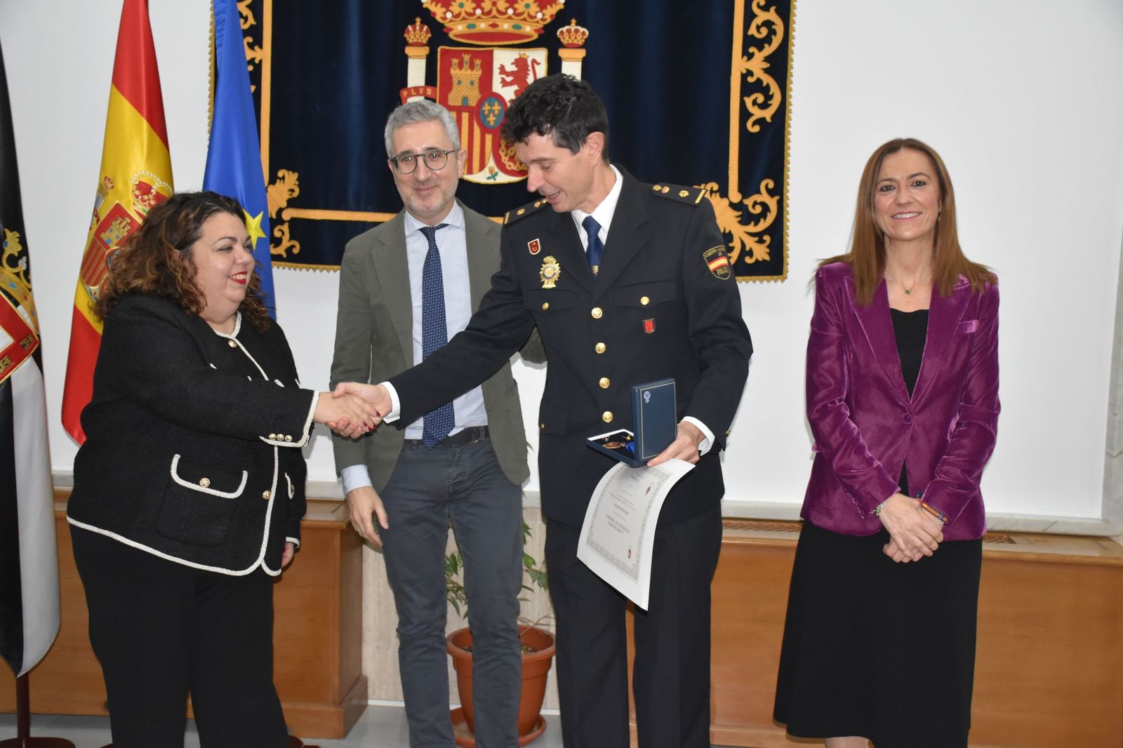 Protección Civil rreconoce el éxito de la OPE con la entrega de sus Medallas