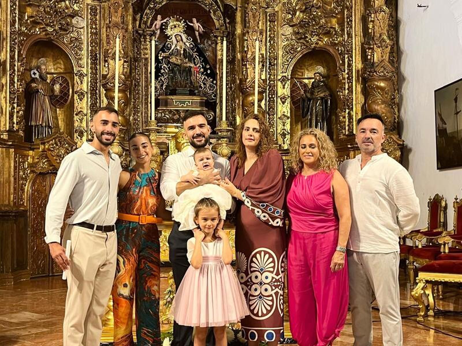 Melissa, José y Teresa reciben el sacramento del bautismo