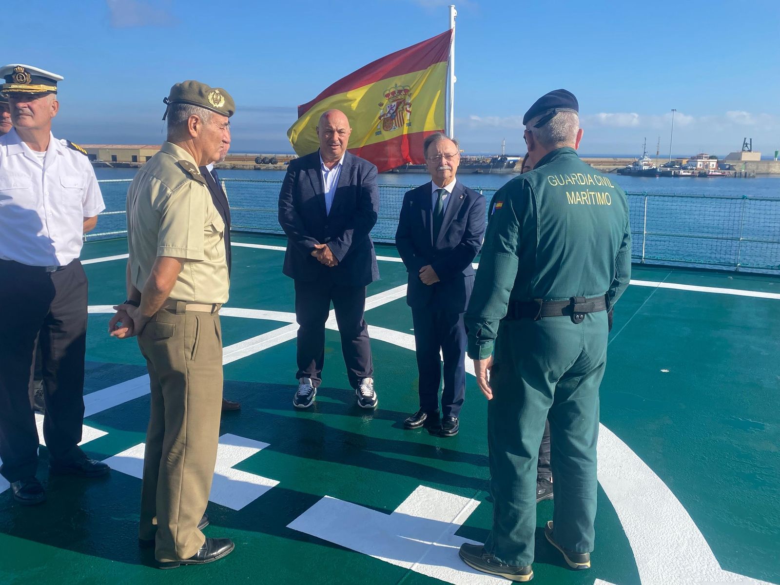 La Guardia Civil muestra sus medios a los escolares