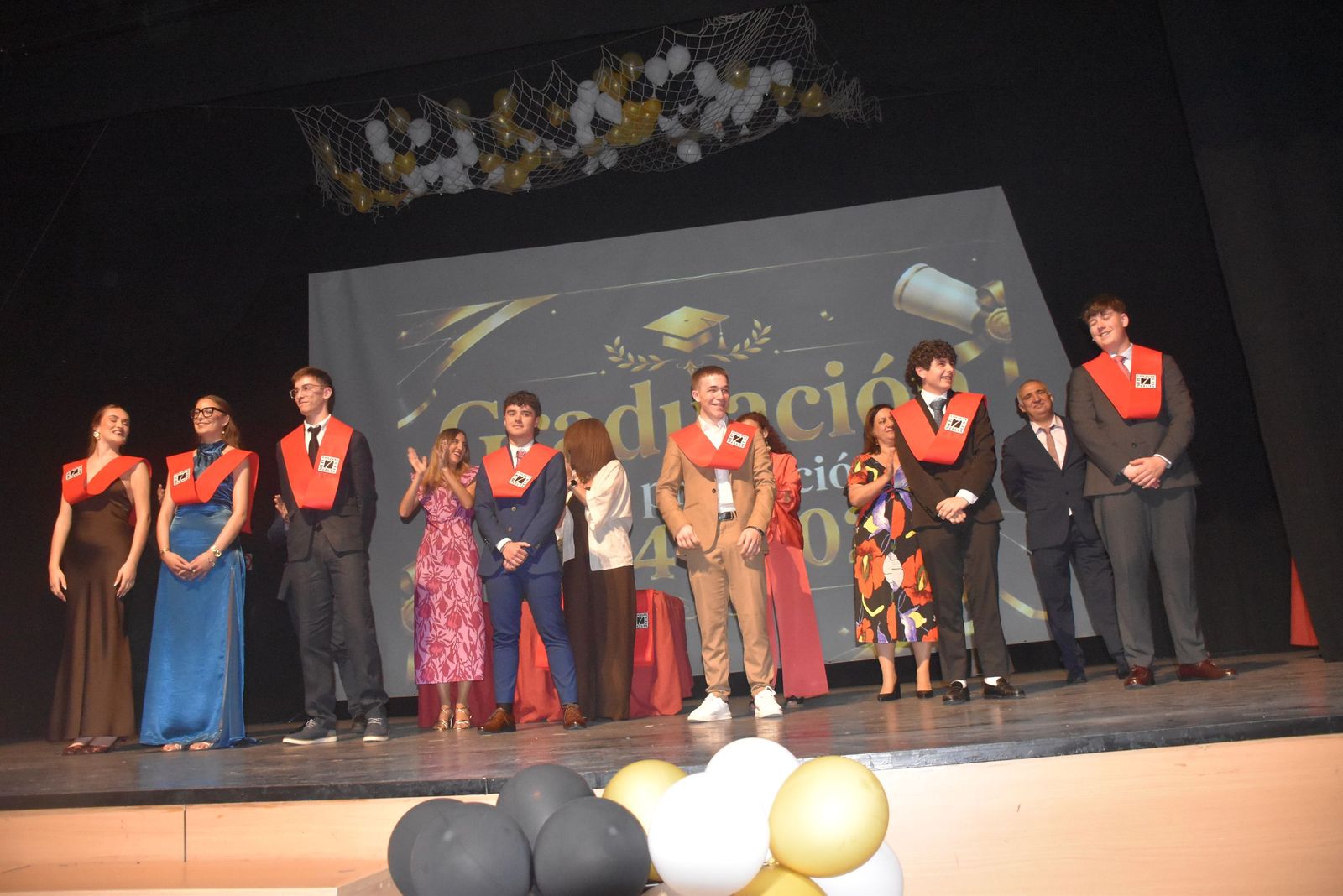 La promoción de Bachillerato del Siete Colinas “no quiere acabar el curso”, pero ya se ha graduado