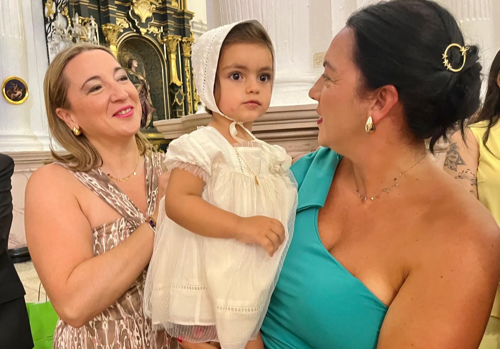 Gabriela, Manuel y Jimena reciben el Sacramento del Bautismo en el Santuario