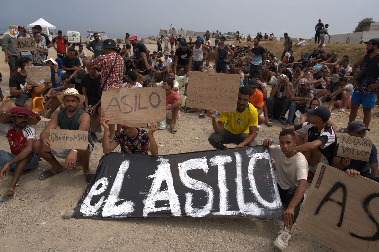 Migrantes pidiendo asilo.
