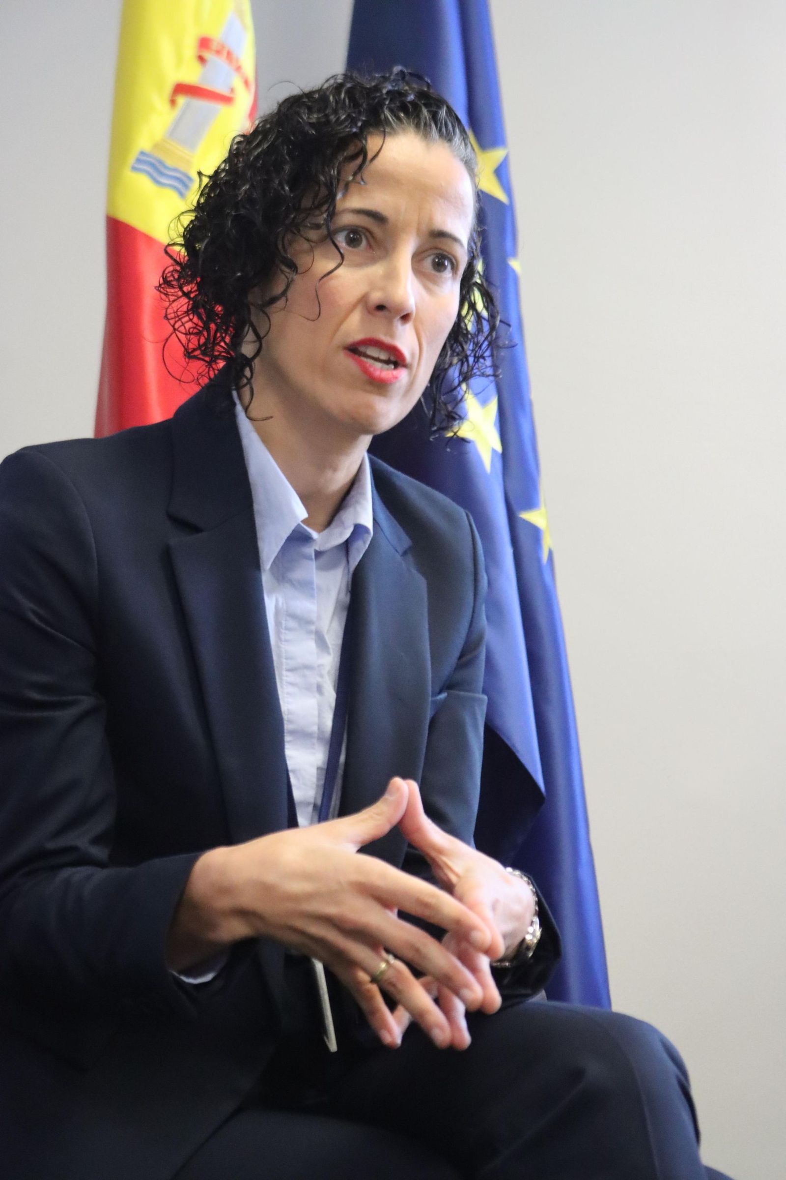 “Quiero una cárcel cercana a la sociedad”, afirma la directora de la prisión de Fuerte Mendizábal, Nonia Velázquez, que insiste en derribar estigmas sobre el trabajo penitenciario.