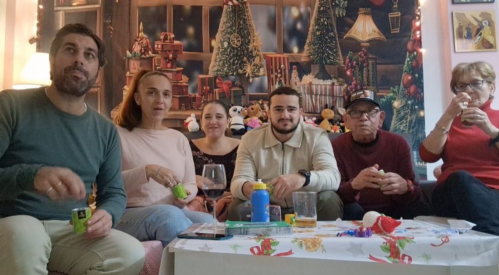 los ceutíes dan la bienvenida al año 2026