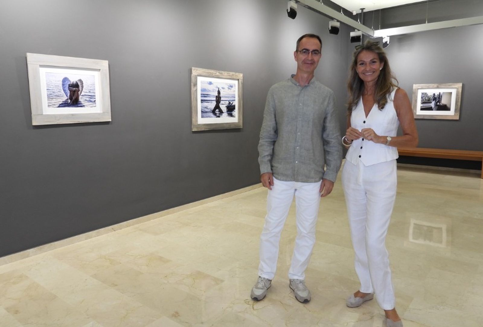 La artista en una fotografía de archivo durante una exposición de 'El duelo del alma' en Puertollano