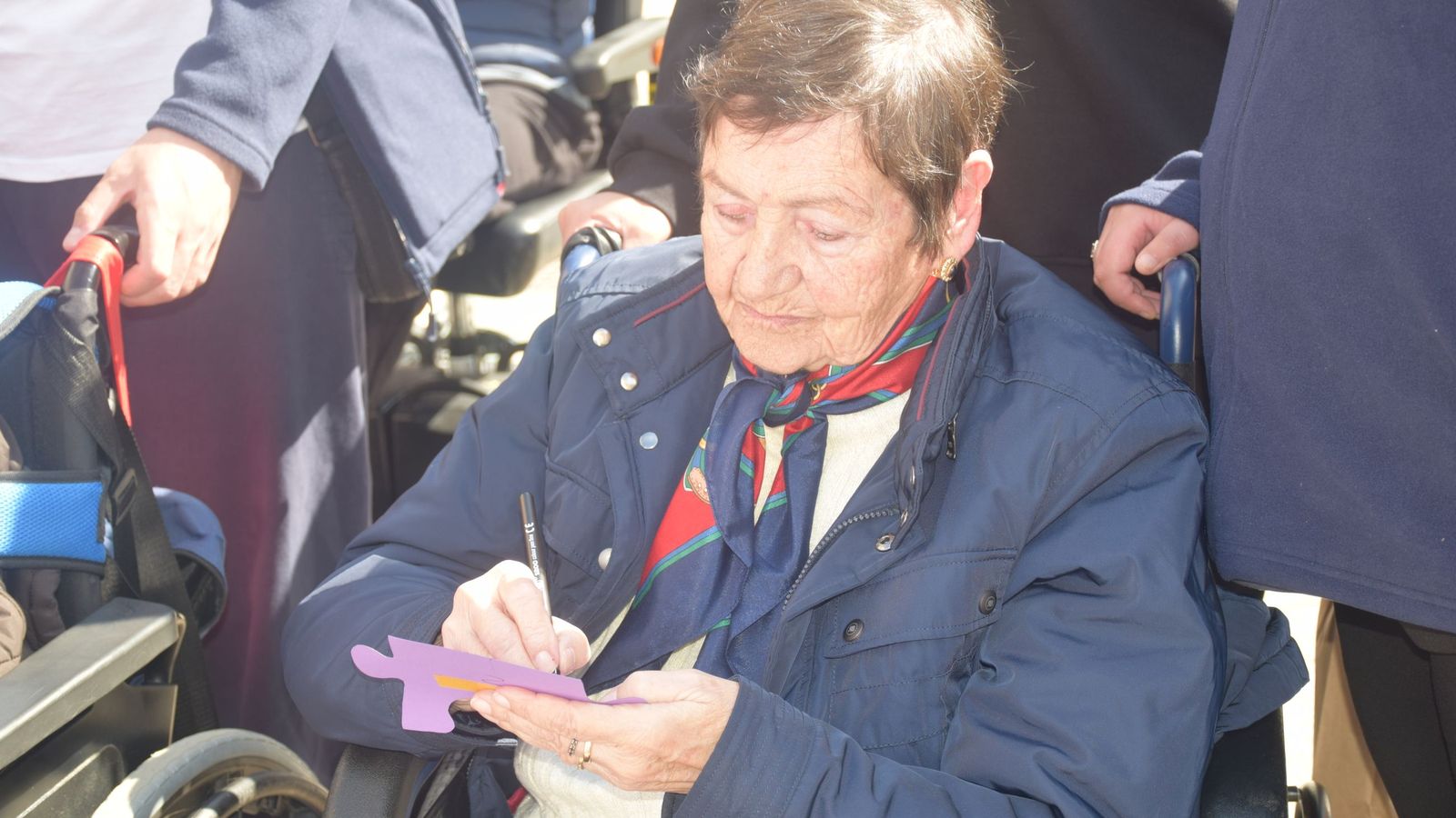 Acto de ADEN en la plaza de los Reyes con motivo del Día de las Enfermedades Raras