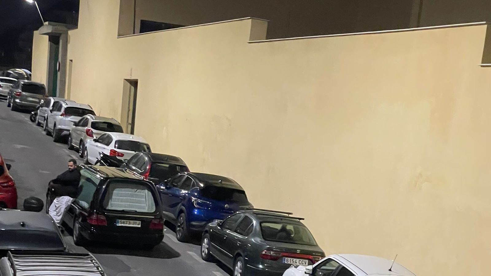 El coche fúnebre, en el lugar de los hechos
