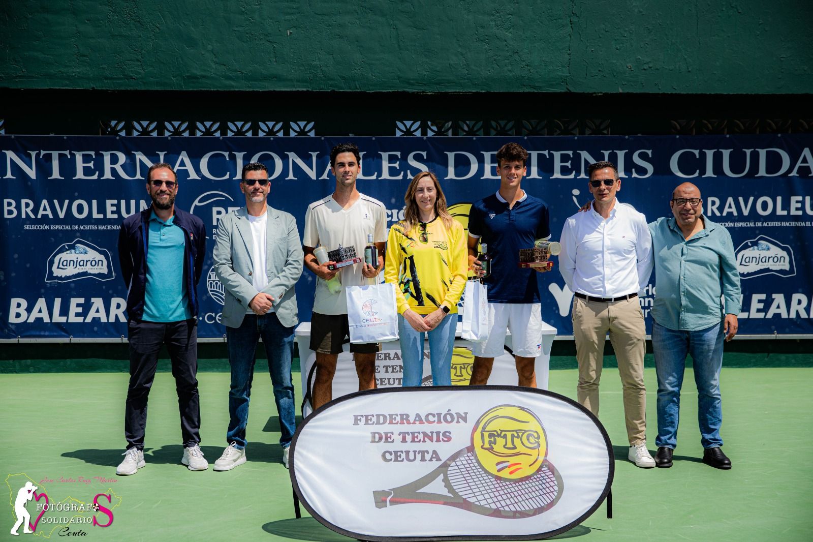 Entrega de trofeos de los primeros clasificados del 'Torneo'