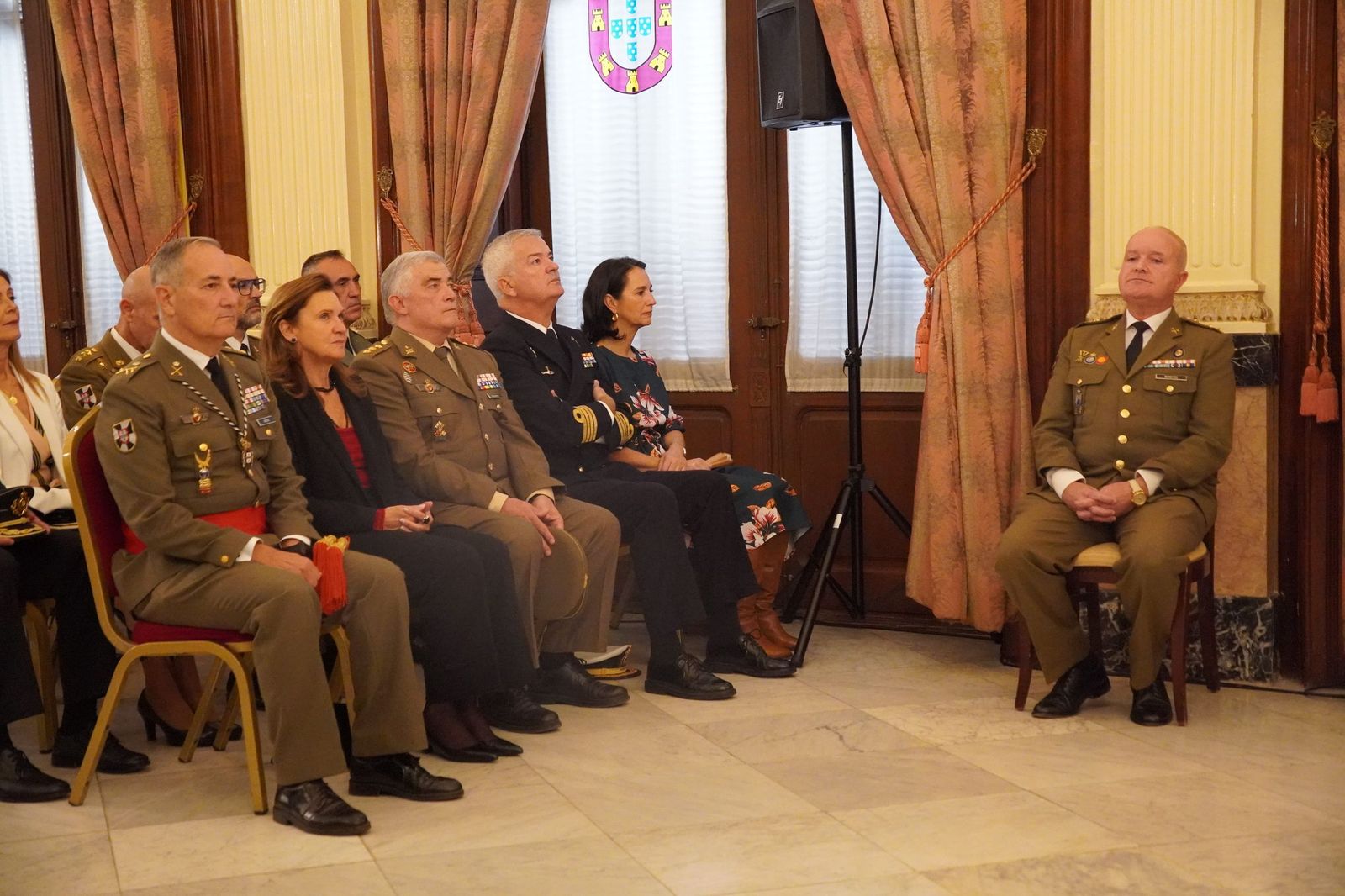 Así ha sido la imposición de la Medalla de Plata de la Ciudad a Caballería