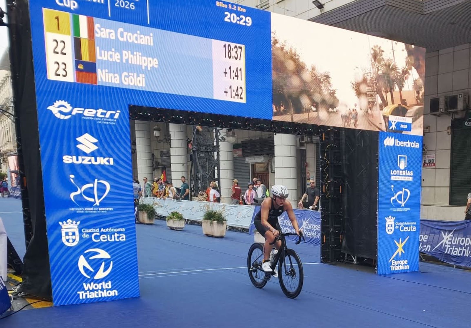 El alemán Jan Scheffold gana en un final muy igualado