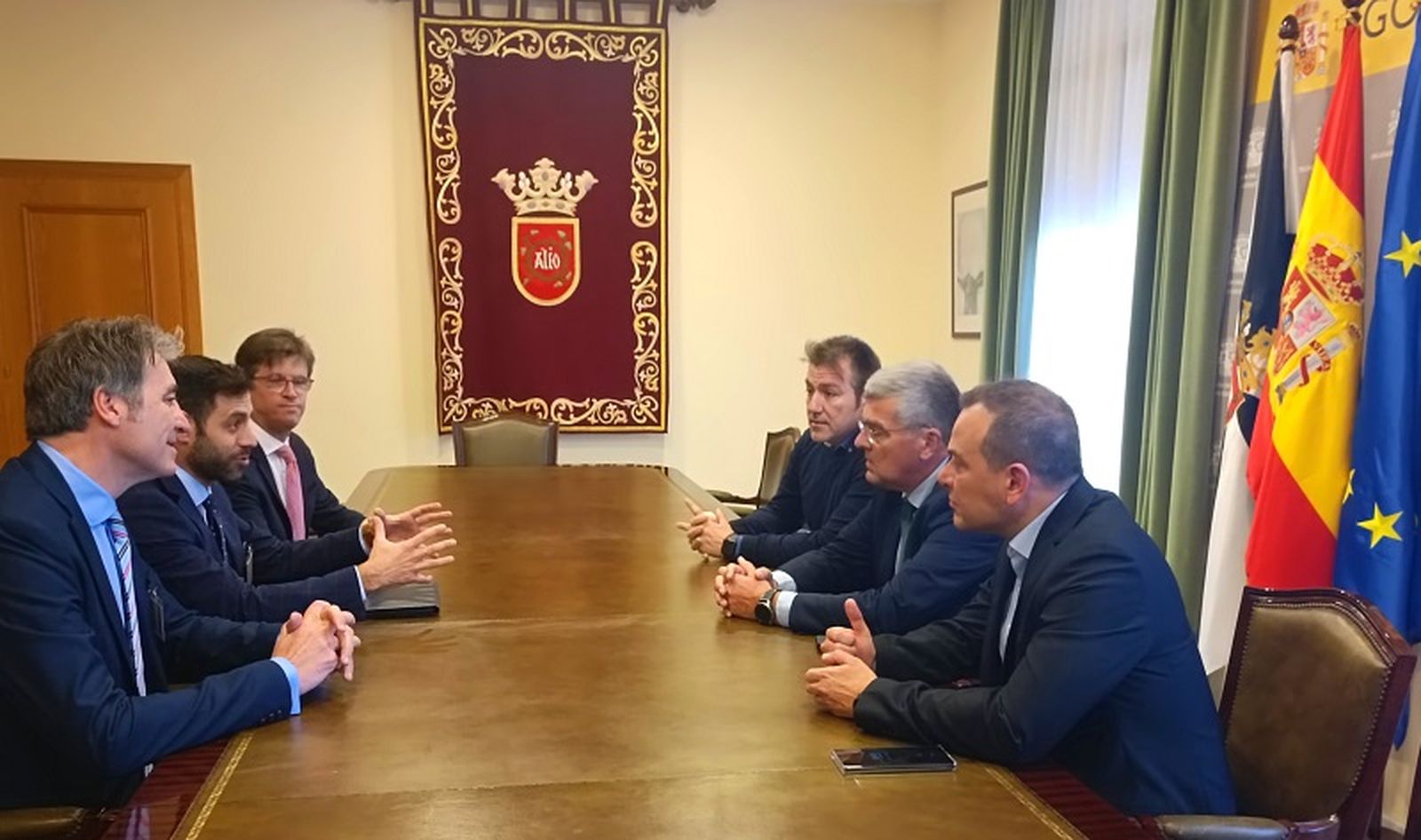 Reunión con Rafael García, Martínez y Sanz./ FOTO CEDIDA y
