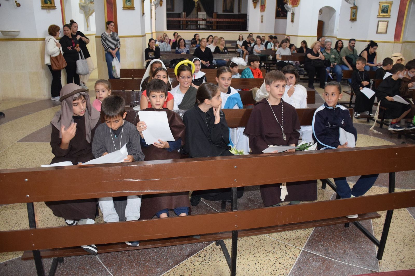 FOTOGALERÍA | Celebración del Día de Todos los Santos en la parroquia de Santa Teresa