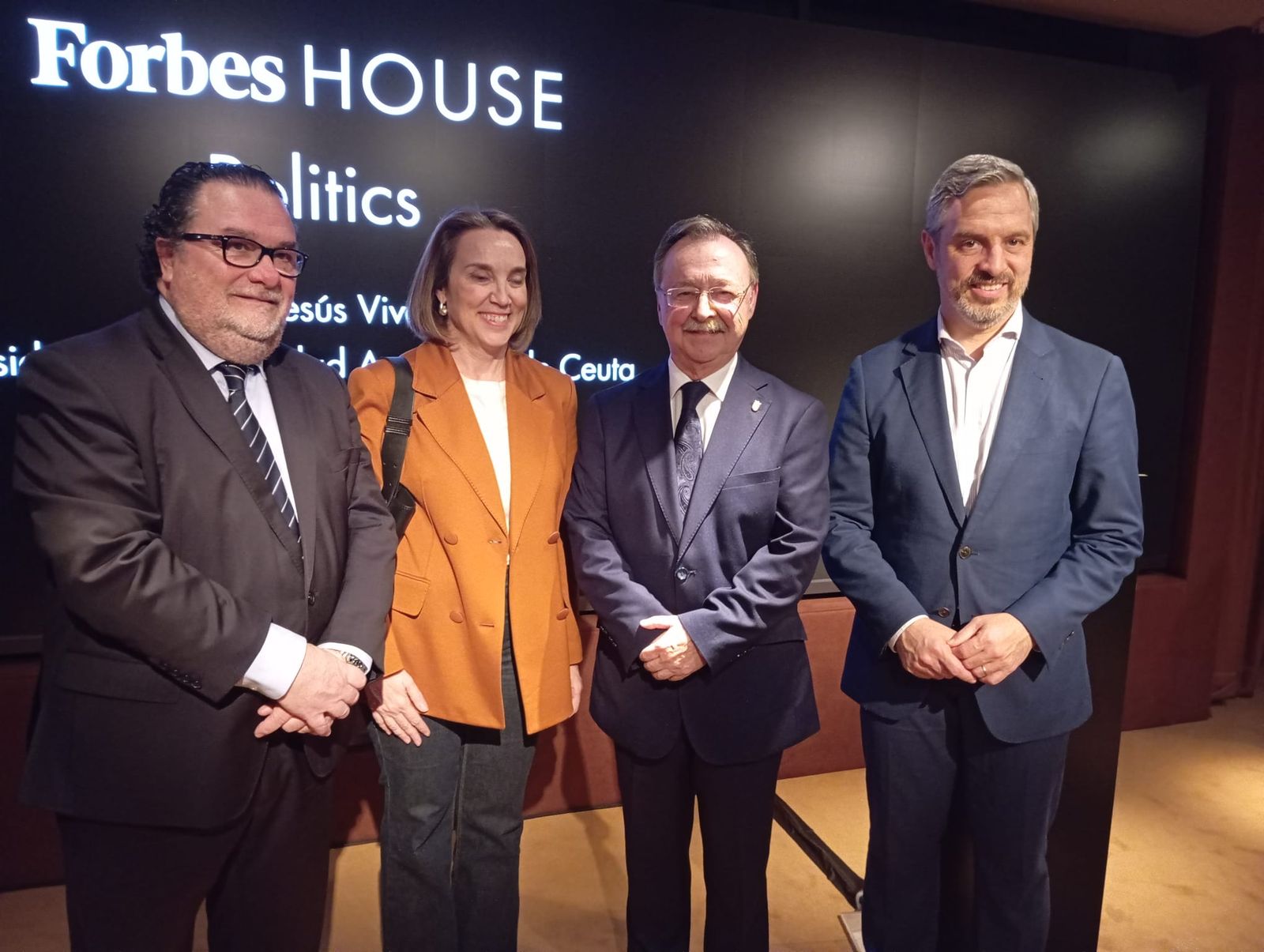 Bravo junto a Vivas y Gamarra en un foro celebrado en Madrid
