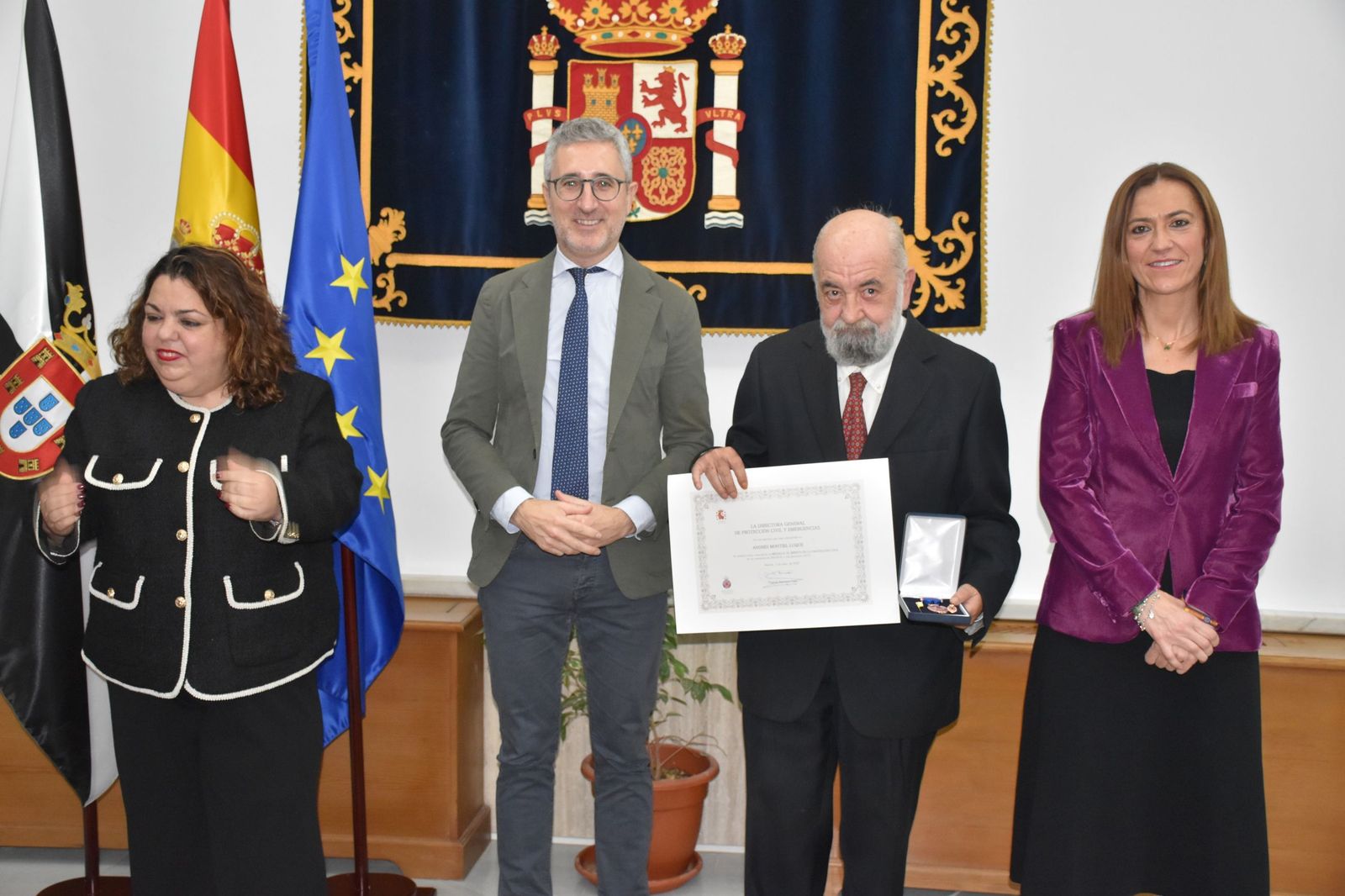 Protección Civil rreconoce el éxito de la OPE con la entrega de sus Medallas