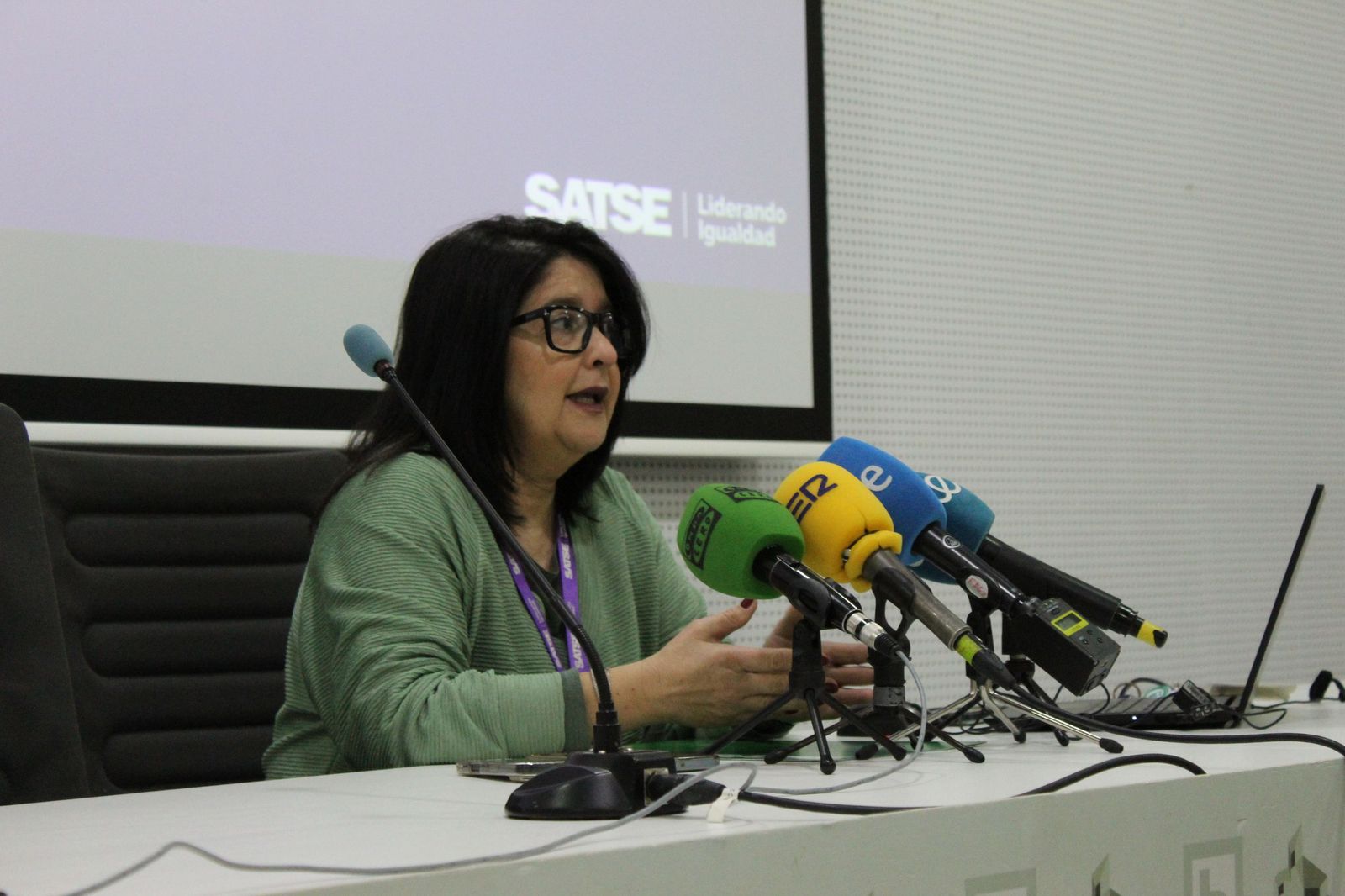 La secretaria general de SATSE en Ceuta, Elisabeth Muñoz, ha dado a conocer los resultados de una encuesta sobre conciliación laboral realizada a nivel nacional pero con datos específicos de la ciudad