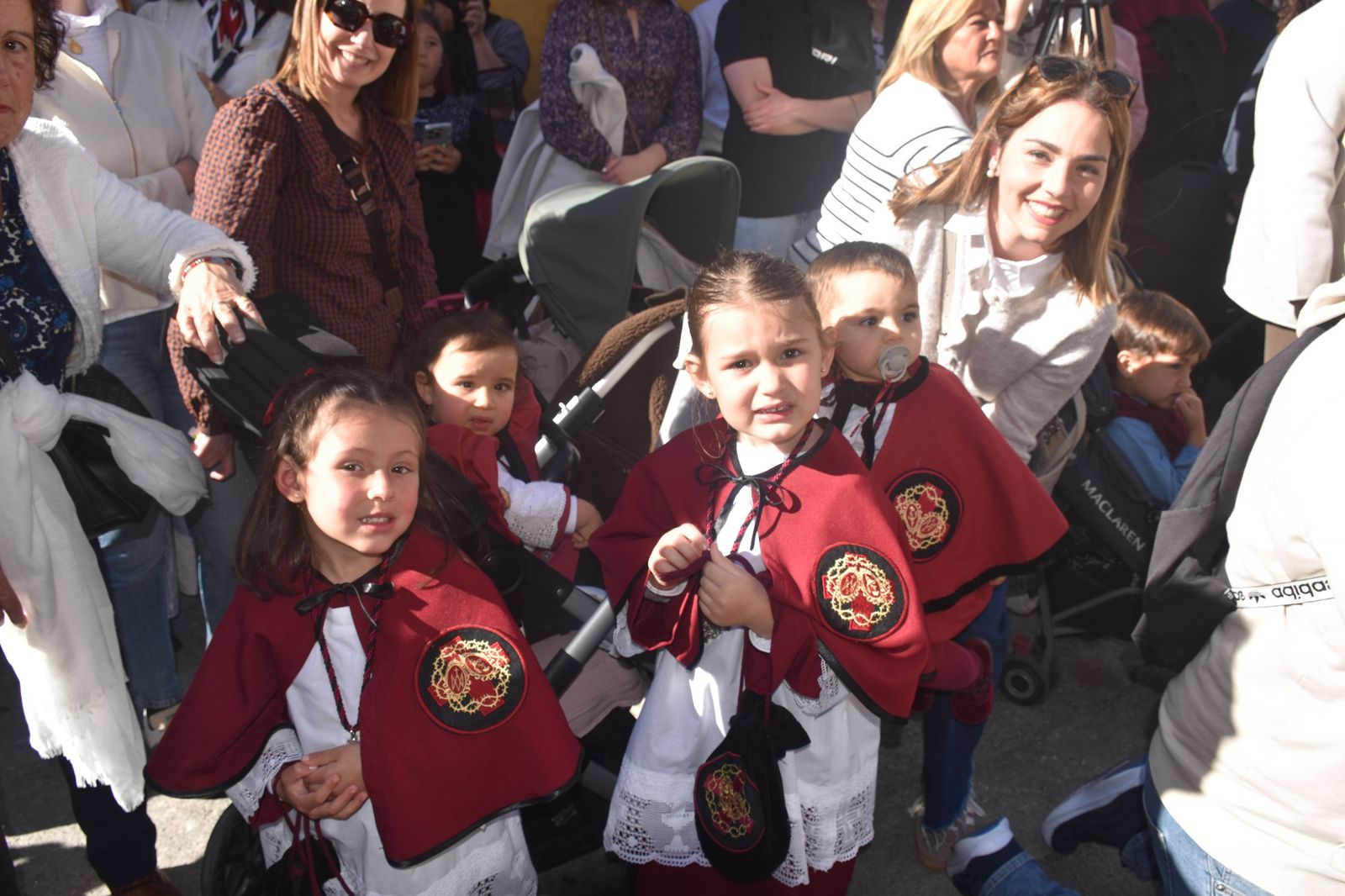 La Amargura: andares de barrio para un Miércoles Santo soleado