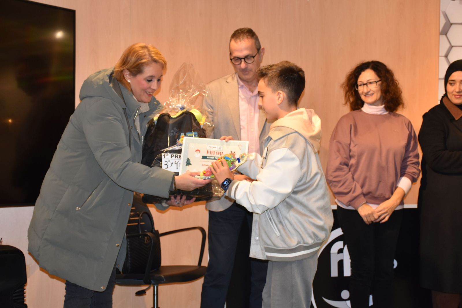 La entrega de premios de la FAMPA por la confección de tarjetas navideñas, en imágenes