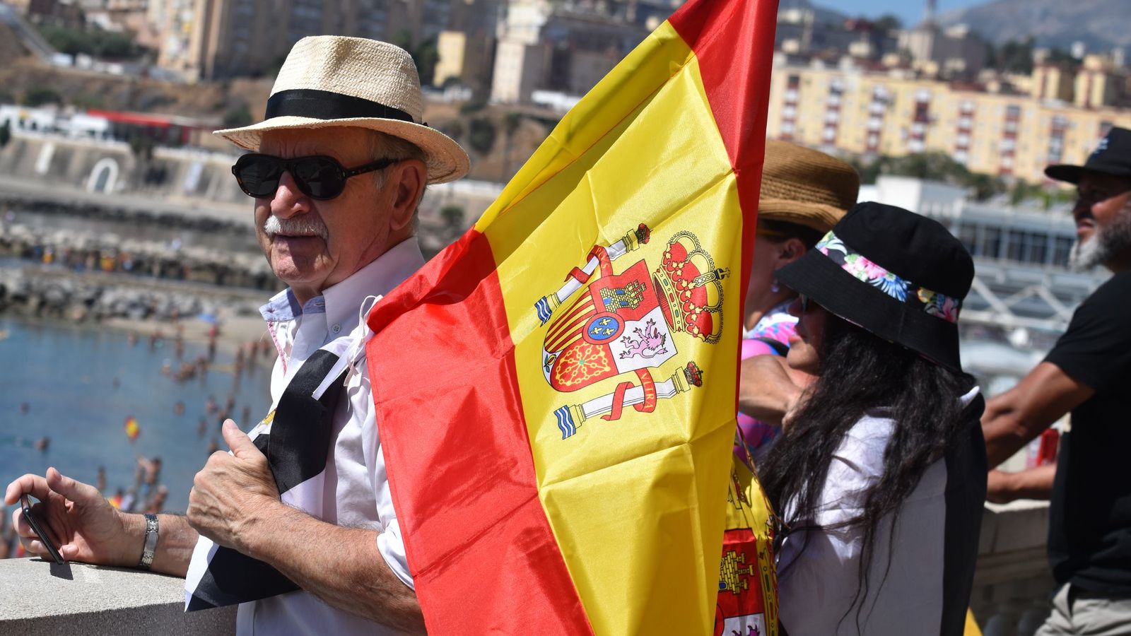 Ceutíes reciben a la Armada Solidaria