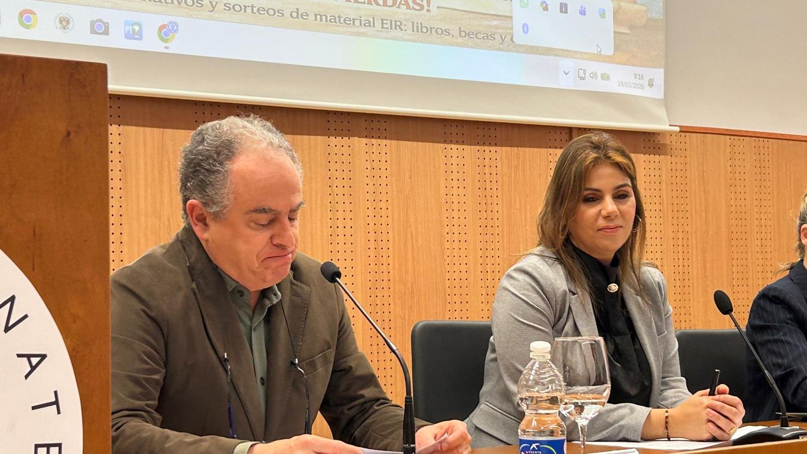 El médico y coordinador de Formación Continuada del INGESA, Jacobo Díaz Portillo, junto a la consejera de Sanidad, Nabila Benzina