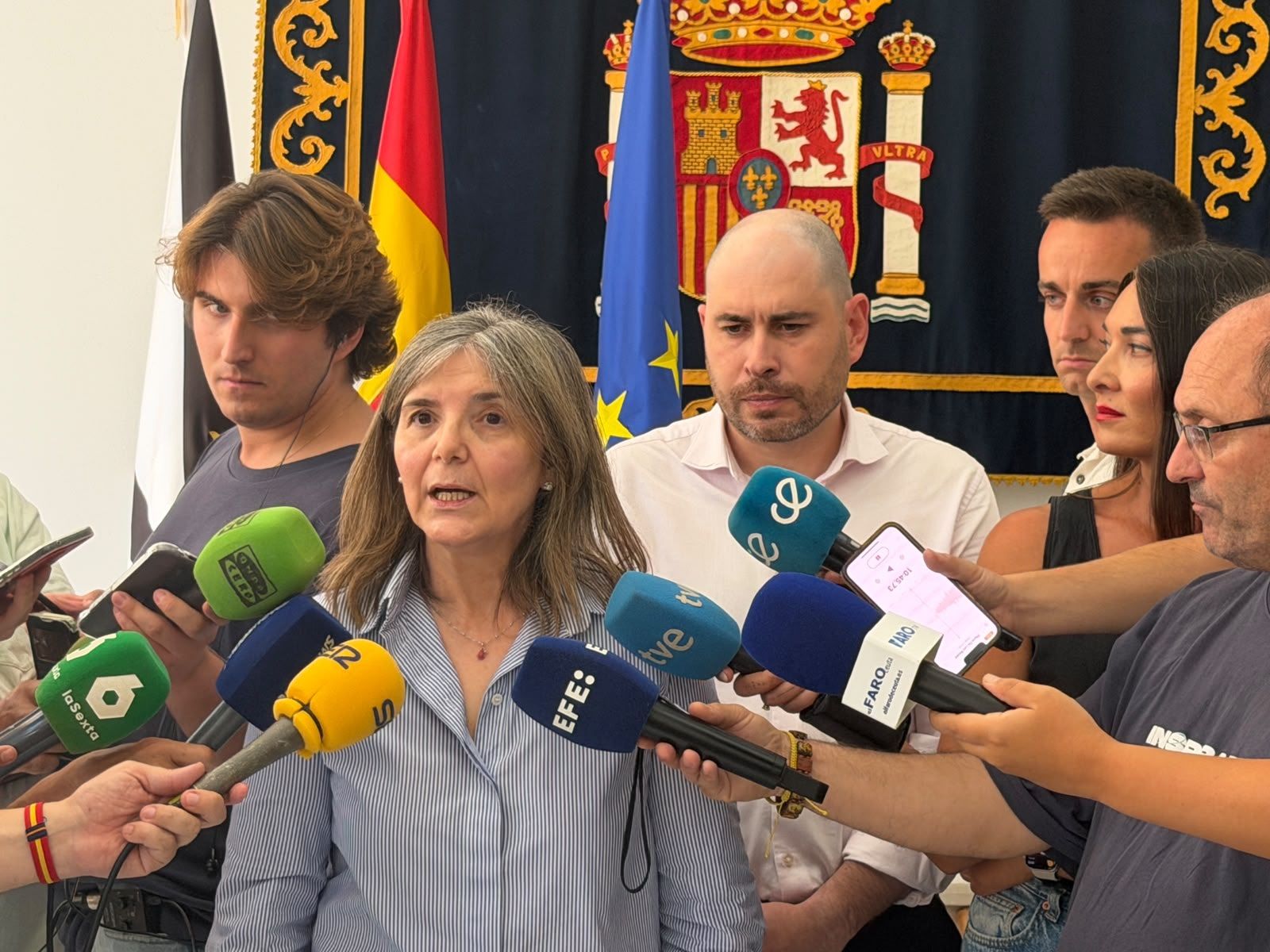 La secretaria de Estado de Migraciones, Pilar Cancela, atiende a los medios de comunicación en la sede de la Delegación del Gobierno