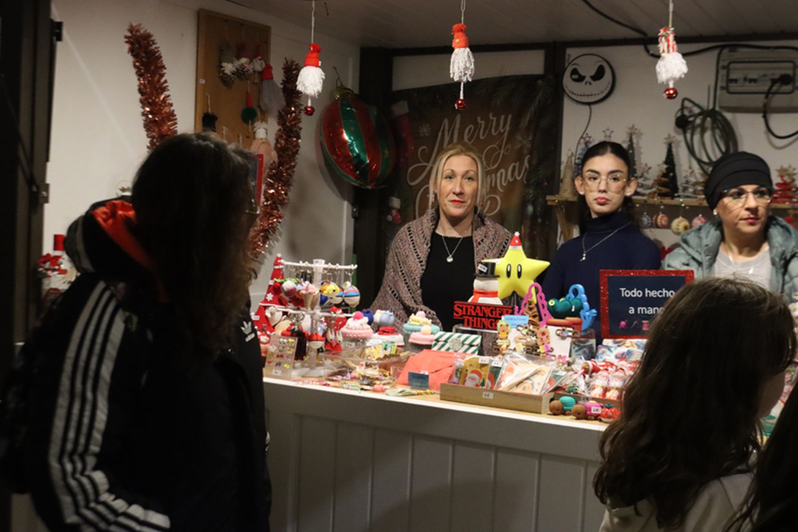 FOTOGALERÍA | Polvoroná infantil y mercadillo en la plaza Nelson Mandela