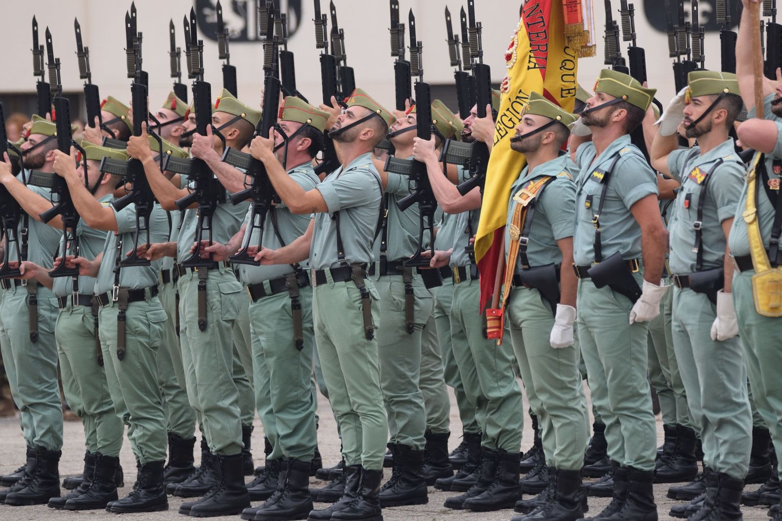 Brillante y marcial celebración del 105 Aniversario de la Legión