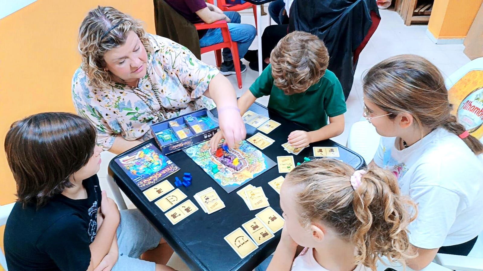 Jóvenes y adultos disfrutaron de esta gran jornada de juegos de mesa Jóvenes y adultos disfrutaron de esta gran jornada de juegos de mesa