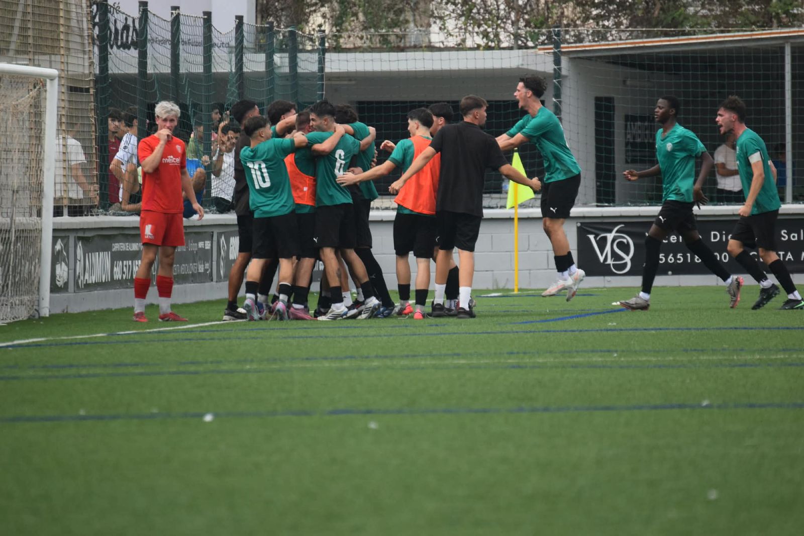 (2-1) El Sporting remonta para superar al Alhendín