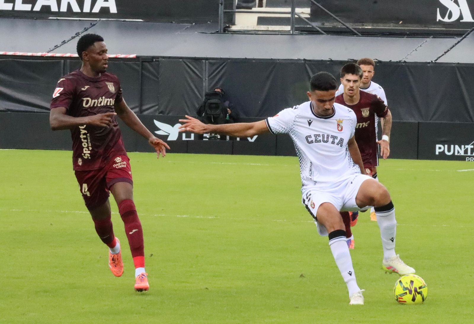 FOTOGALERÍA | El intenso encuentro entre la AD Ceuta y el Leganés en el Alfonso Murube