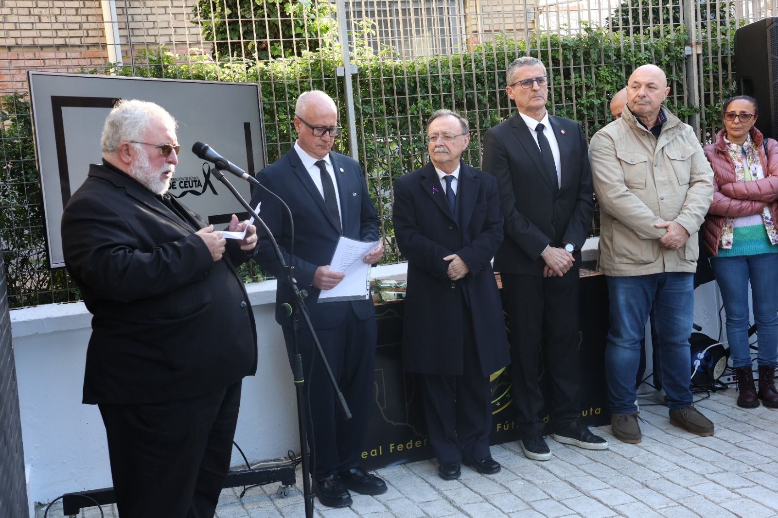 Sentido homenaje de la RFFCE a personas que dejaron huellas en el fútbol