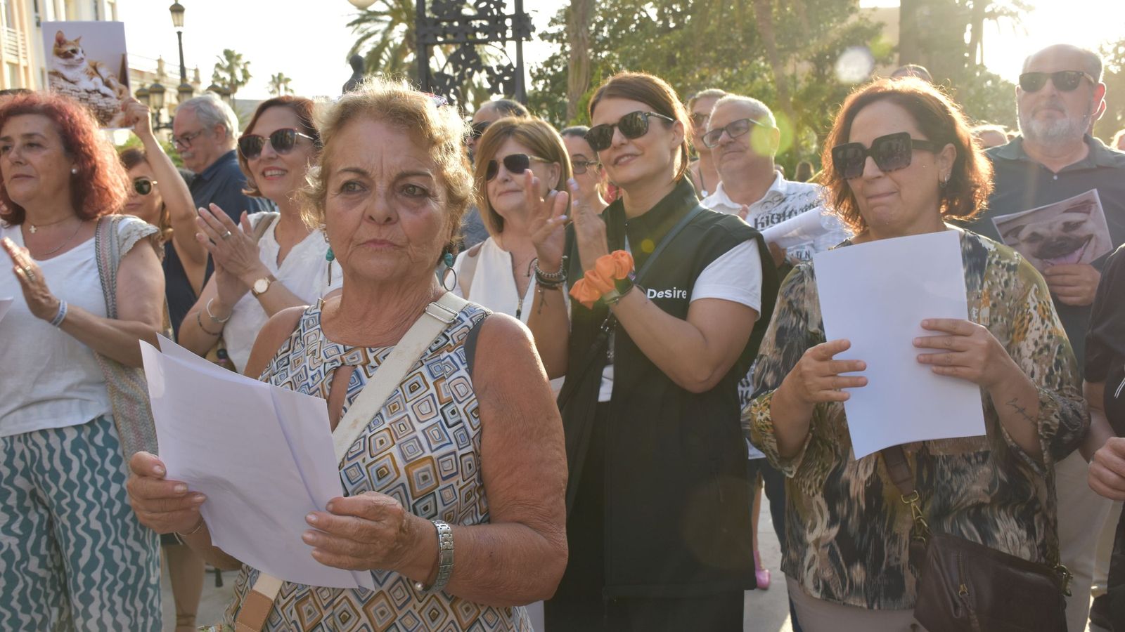 Concentración celebrada a las puertas del Palacio Autonómico por los derechos de los animales en Ceuta