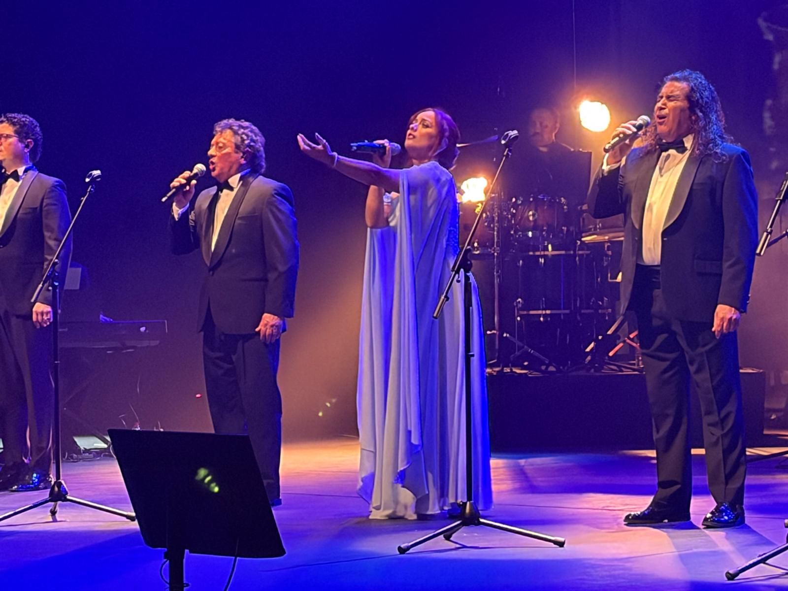 Cantores de Hispalis ponen el flamenco y la pasión de la Cuaresma a un Revellín repleto